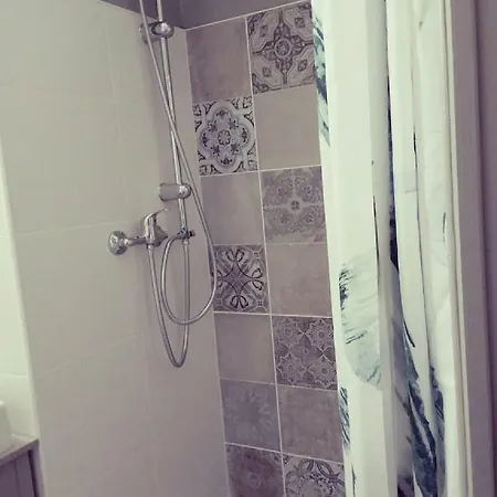 Mini-apartment Donna Rosa D'alvadorez شقة